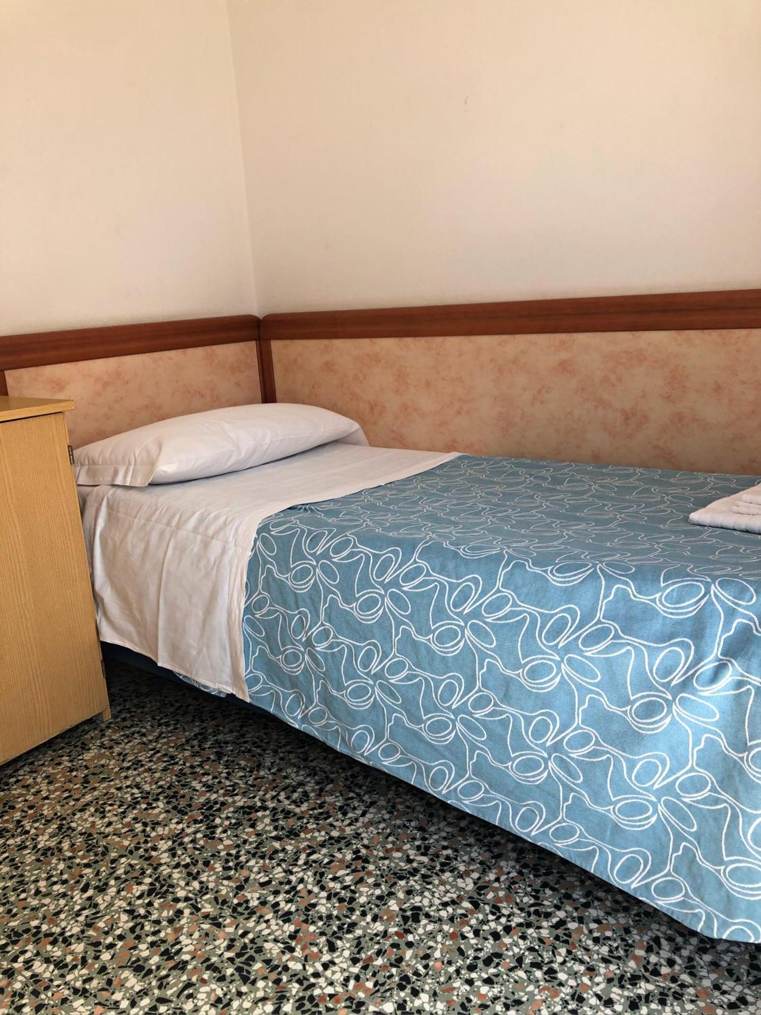 Hotel Del Falco Cervia Bagian luar foto