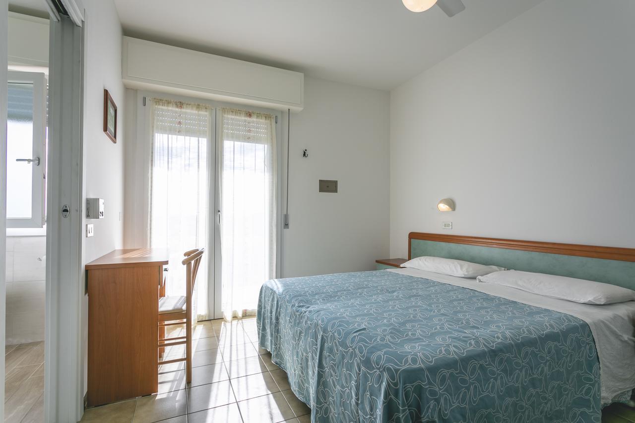 Hotel Del Falco Cervia Bagian luar foto